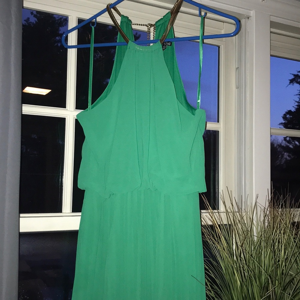 Formal Dress - Picture 2 of 5